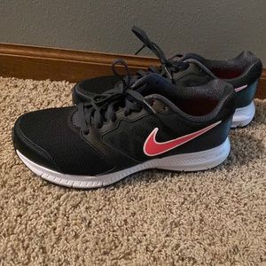 Womens Nike Downshifter 6 shoe